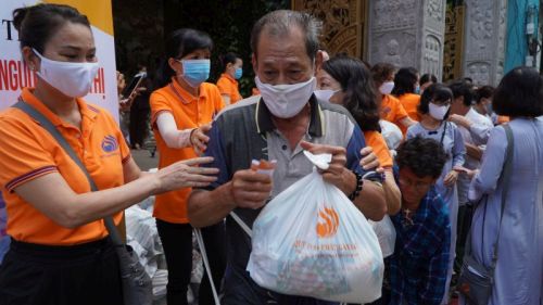 Quỹ ĐPNN: Gửi Yêu Thương Trong Mùa Phật Đản