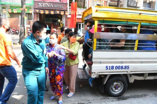 Quỹ ĐPNN: Yêu Thương Lan Tỏa Đến Với Người Khiếm Thị Giữa Mùa Dịch Covid-19