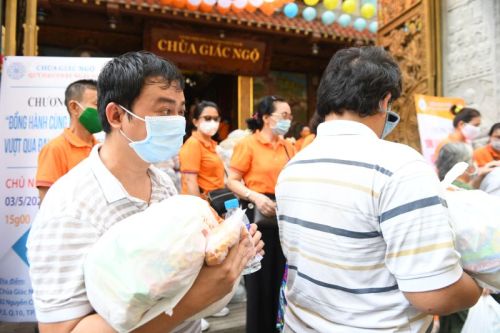 Quỹ ĐPNN: Yêu Thương Lan Tỏa Đến Với Người Khiếm Thị Giữa Mùa Dịch Covid-19