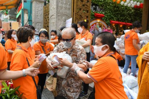 Quỹ ĐPNN: Yêu Thương Lan Tỏa Đến Với Người Khiếm Thị Giữa Mùa Dịch Covid-19