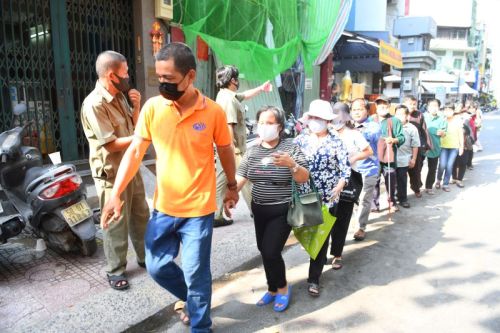 Quỹ ĐPNN: Yêu Thương Lan Tỏa Đến Với Người Khiếm Thị Giữa Mùa Dịch Covid-19