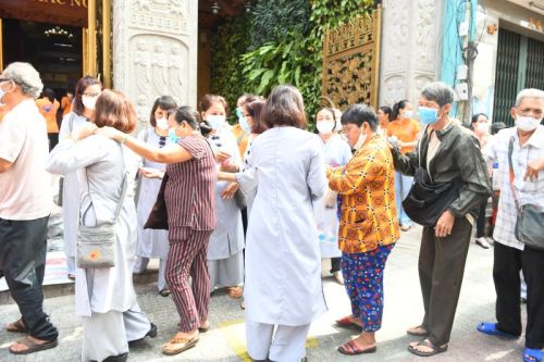 Quỹ ĐPNN: Gửi Yêu Thương Trong Mùa Phật Đản