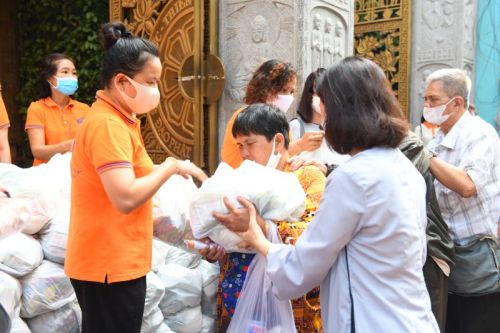 Quỹ ĐPNN: Gửi Yêu Thương Trong Mùa Phật Đản