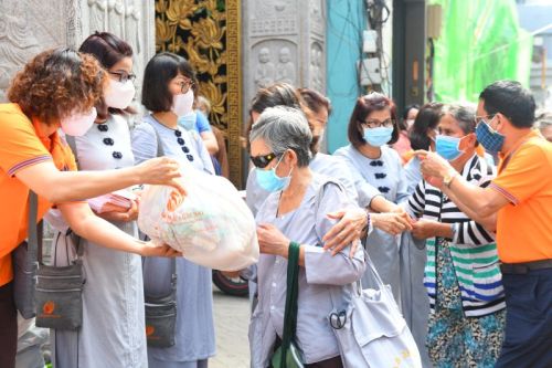 Quỹ ĐPNN: Gửi Yêu Thương Trong Mùa Phật Đản