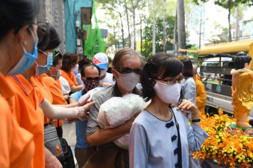 Quỹ ĐPNN: Gửi Yêu Thương Trong Mùa Phật Đản