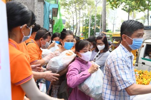 Quỹ ĐPNN: Gửi Yêu Thương Trong Mùa Phật Đản