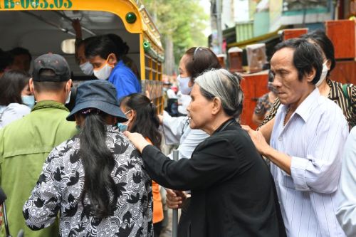 Quỹ ĐPNN: Gửi Yêu Thương Trong Mùa Phật Đản