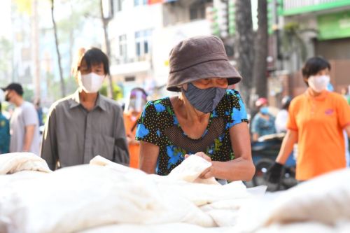 Mỗi Hạt Gạo, Một Tấm Lòng Yêu Thương