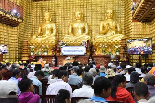 Hạnh Phúc Ngay Hiện Tại: Ấm Áp Buổi Sinh Hoạt Cuối Cùng Với Người Khiếm Thị