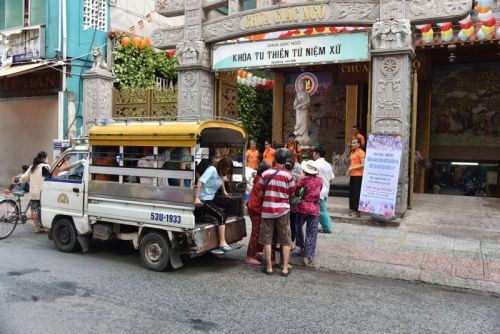 Hạnh Phúc Ngay Hiện Tại: Ấm Áp Buổi Sinh Hoạt Cuối Cùng Với Người Khiếm Thị