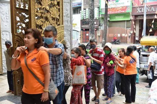 Hạnh Phúc Ngay Hiện Tại: Ấm Áp Buổi Sinh Hoạt Cuối Cùng Với Người Khiếm Thị