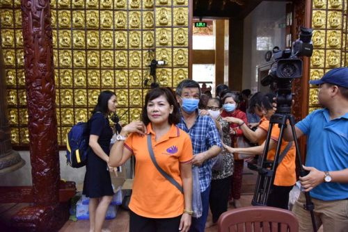Hạnh Phúc Ngay Hiện Tại: Ấm Áp Buổi Sinh Hoạt Cuối Cùng Với Người Khiếm Thị