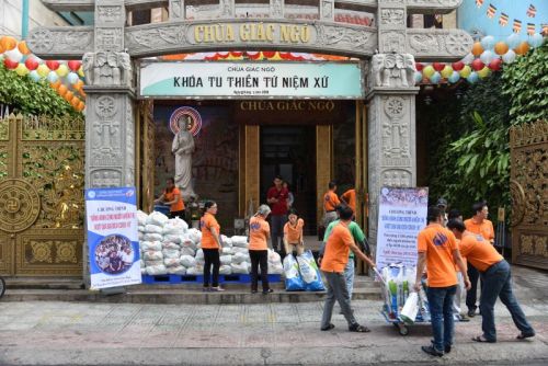 Hạnh Phúc Ngay Hiện Tại: Ấm Áp Buổi Sinh Hoạt Cuối Cùng Với Người Khiếm Thị