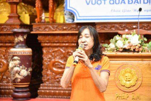 Hạnh Phúc Ngay Hiện Tại: Ấm Áp Buổi Sinh Hoạt Cuối Cùng Với Người Khiếm Thị