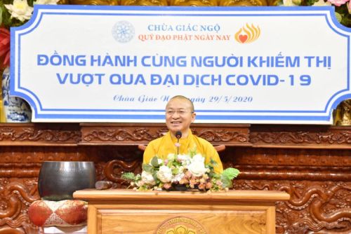 Hạnh Phúc Ngay Hiện Tại: Ấm Áp Buổi Sinh Hoạt Cuối Cùng Với Người Khiếm Thị