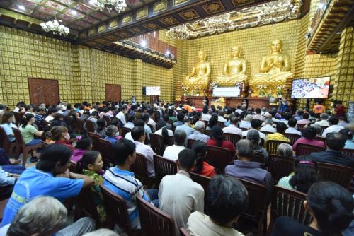Hạnh Phúc Ngay Hiện Tại: Ấm Áp Buổi Sinh Hoạt Cuối Cùng Với Người Khiếm Thị