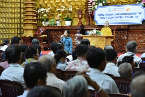 Hạnh Phúc Ngay Hiện Tại: Ấm Áp Buổi Sinh Hoạt Cuối Cùng Với Người Khiếm Thị