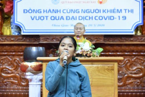 Hạnh Phúc Ngay Hiện Tại: Ấm Áp Buổi Sinh Hoạt Cuối Cùng Với Người Khiếm Thị