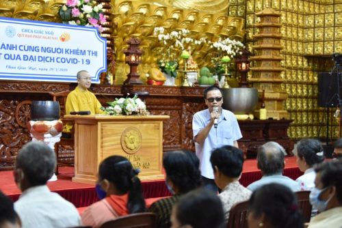 Hạnh Phúc Ngay Hiện Tại: Ấm Áp Buổi Sinh Hoạt Cuối Cùng Với Người Khiếm Thị