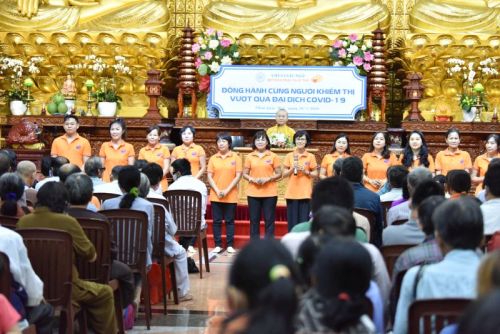 Hạnh Phúc Ngay Hiện Tại: Ấm Áp Buổi Sinh Hoạt Cuối Cùng Với Người Khiếm Thị