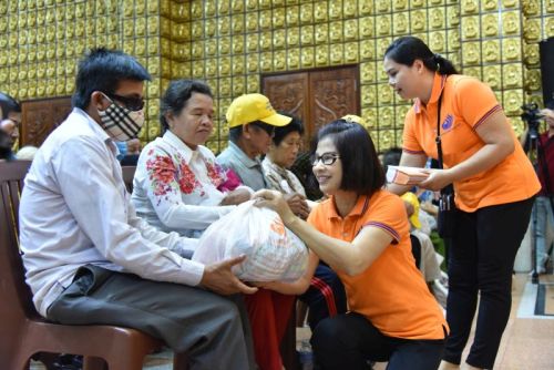 Hạnh Phúc Ngay Hiện Tại: Ấm Áp Buổi Sinh Hoạt Cuối Cùng Với Người Khiếm Thị