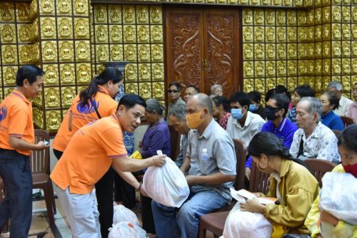 Hạnh Phúc Ngay Hiện Tại: Ấm Áp Buổi Sinh Hoạt Cuối Cùng Với Người Khiếm Thị