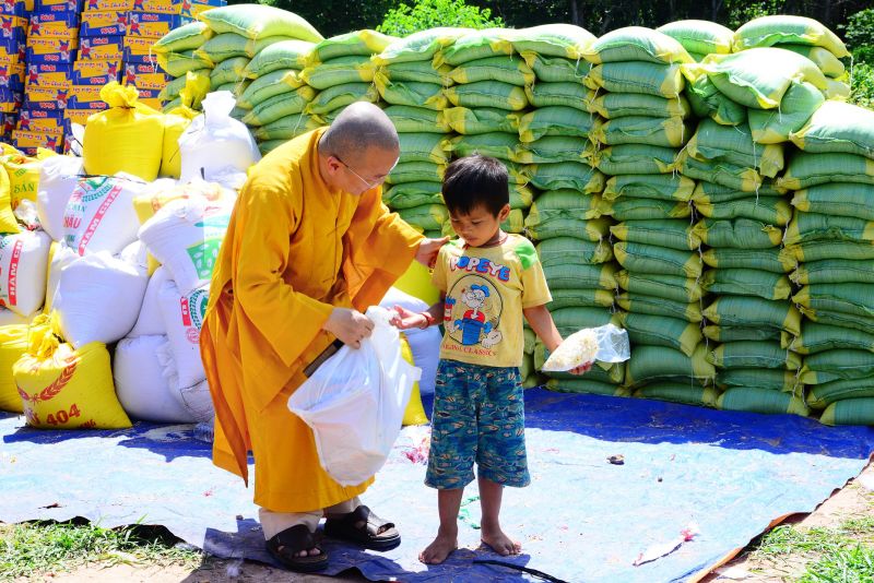 Quỹ Đạo Phật Ngày Nay Tặng Quà Cho 200 Trẻ Em &amp; 183 Hộ Gia Đình “Tổ Ấm Từ Bi” Tại Tây Ninh