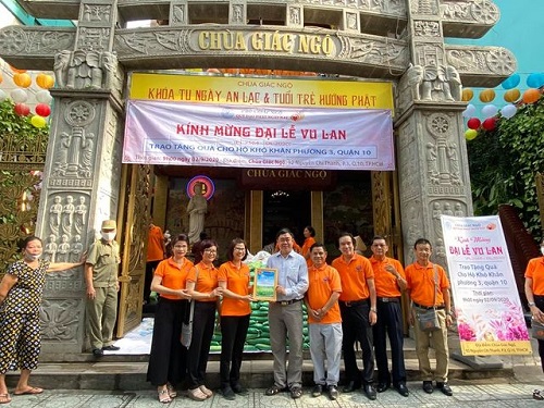 Vu Lan Ấm Áp: Quỹ ĐPNN Trao Tặng 300 Phần Quà Cho Người Có Hoàn Cảnh Khó Khăn