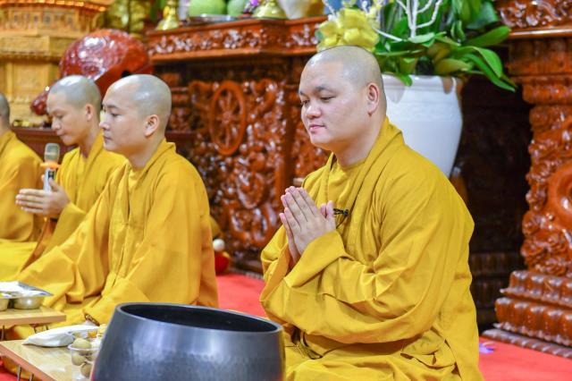 Chùm ảnh: Ăn cơm trong chánh niệm trưa ngày 14/09/2020