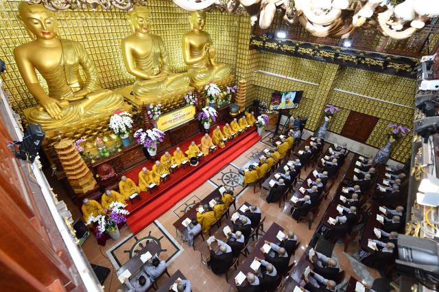 Thời công phu khuya đầu tiên trong khóa tu &quot;Xuất gia gieo duyên&quot; với ba điều ghi nhớ