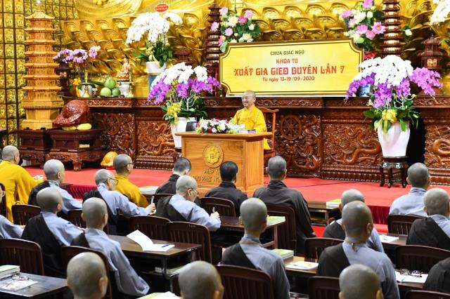 Phẩm hạnh của người tu: Thời pháp thoại đầu tiên trong khóa tu &quot;Xuất gia gieo duyên&quot; (lần 7)