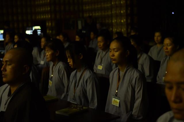 Chùm ảnh: Buổi công phu sáng và ngồi thiền ngày 16/09/2020