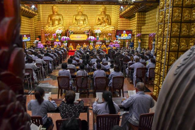 Chùm ảnh: Tụng Kinh và ngồi thiền tối ngày 15/09/2020