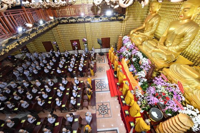 Chùm ảnh: Buổi công phu sáng và ngồi thiền ngày 16/09/2020