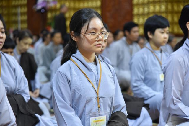 Xúc động giây phút cạo tóc cho gần 100 hành giả trong lễ khai mạc khóa tu &quot;Xuất gia gieo duyên&quot; lần 7 tại chùa Giác Ngộ