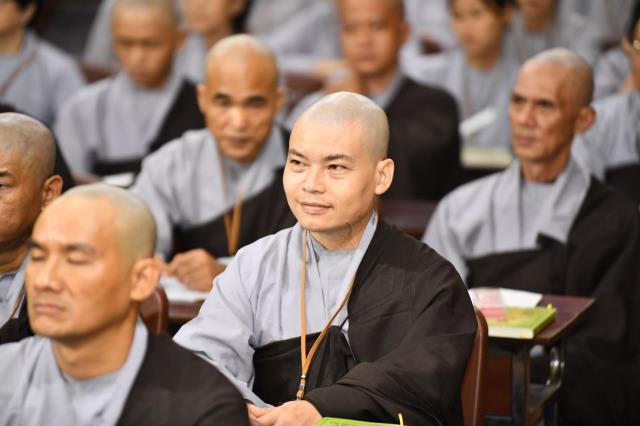 Phẩm hạnh của người tu: Thời pháp thoại đầu tiên trong khóa tu &quot;Xuất gia gieo duyên&quot; (lần 7)