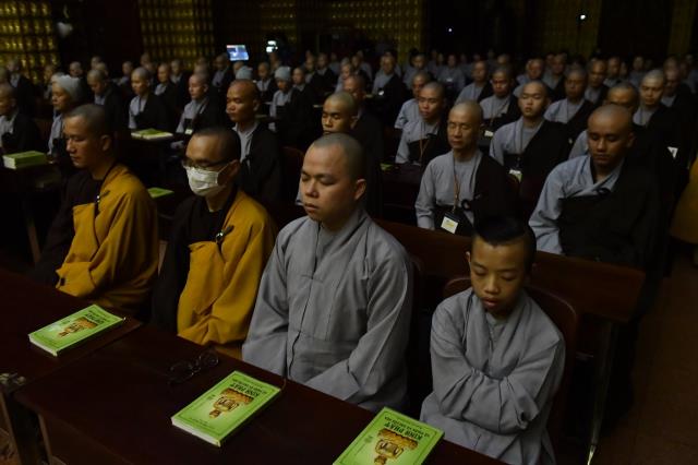 Chùm ảnh: Buổi công phu sáng và ngồi thiền ngày 16/09/2020