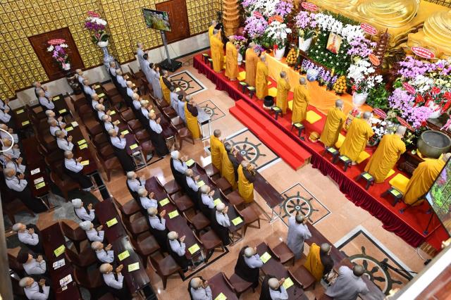 Chùm ảnh: Buổi công phu sáng và ngồi thiền ngày 16/09/2020