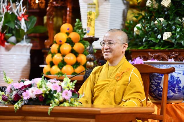 TT. Nhật Từ giúp hành giả tháo gỡ những hoài nghi trong khóa tu &quot;Xuất gia gieo duyên&quot;