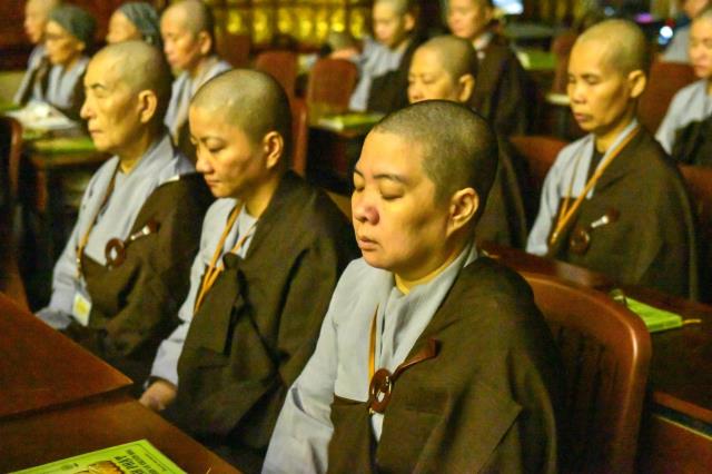 Chùm ảnh: Tụng Kinh và tọa thiền sáng 18/09/2020