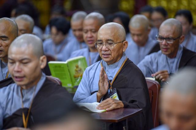 Thời công phu khuya đầu tiên trong khóa tu &quot;Xuất gia gieo duyên&quot; với ba điều ghi nhớ