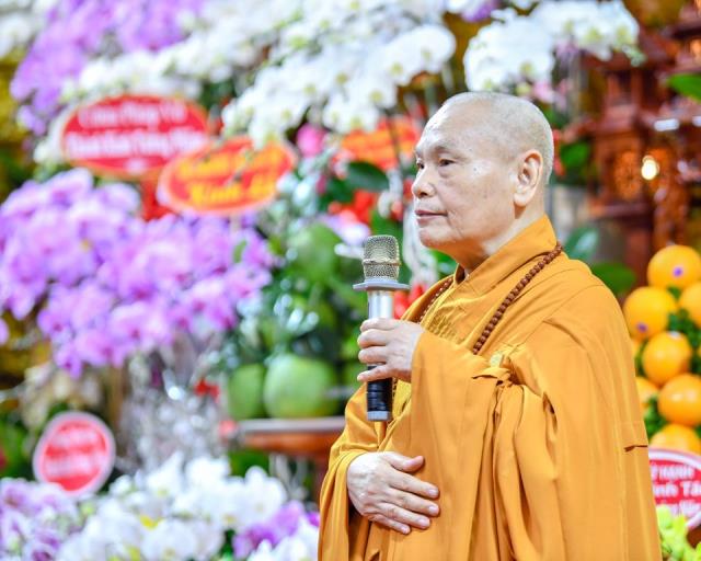 HT. Thích Thiện Nhơn viếng thăm và thắp hương tưởng niệm cố HT. Thích Thiện Huệ