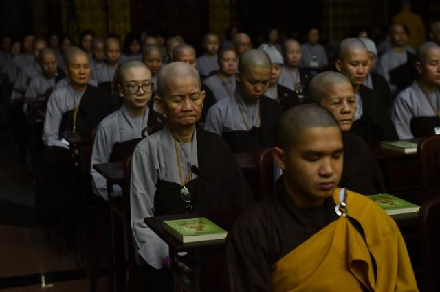 Chùm ảnh: Buổi công phu sáng và ngồi thiền ngày 16/09/2020