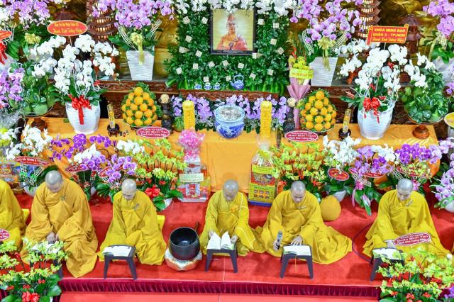 Chùm ảnh: Tụng Kinh và tọa thiền sáng 18/09/2020