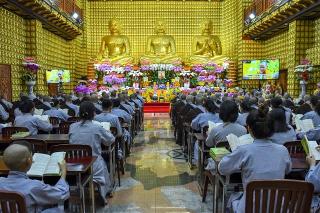 Chùm ảnh: Tụng Kinh và tọa thiền sáng 18/09/2020