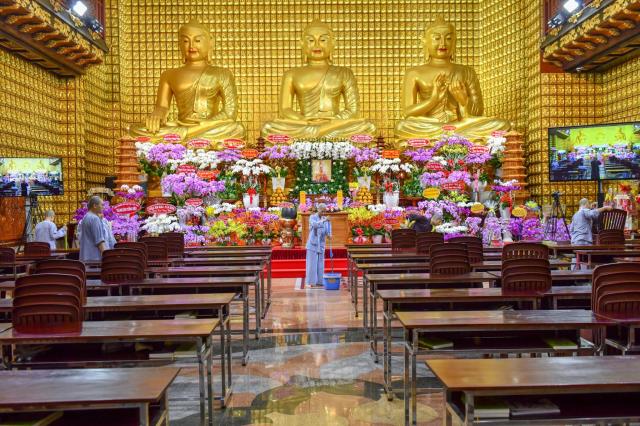 Chùm ảnh: Ăn trong chánh niệm và chấp tác ngày 18/09/2020