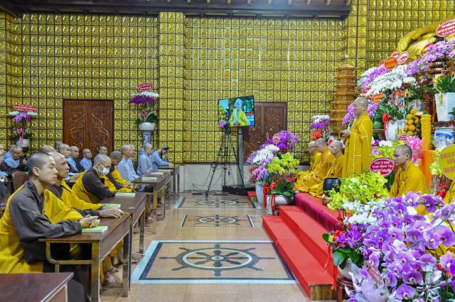 Chùm ảnh: Tụng Kinh và tọa thiền sáng 18/09/2020