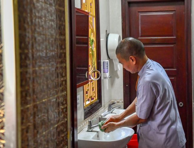 Chùm ảnh: Ăn trong chánh niệm và chấp tác ngày 18/09/2020