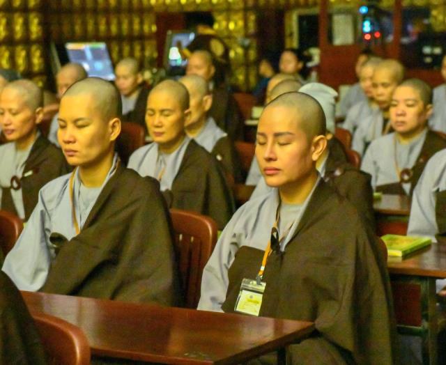 Chùm ảnh: Tụng Kinh và tọa thiền sáng 18/09/2020