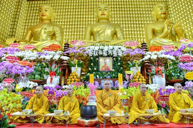 Chùm ảnh: Ăn trong chánh niệm và chấp tác ngày 18/09/2020